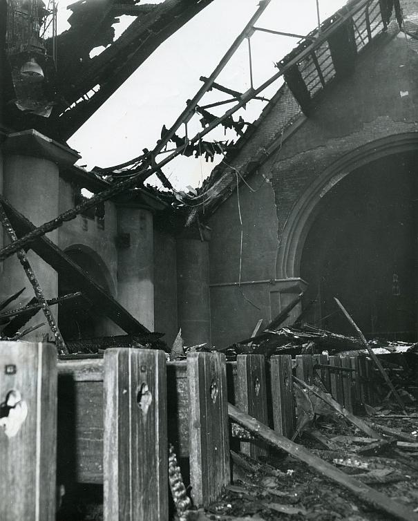 伊顿教堂-室内-火灾后的一天