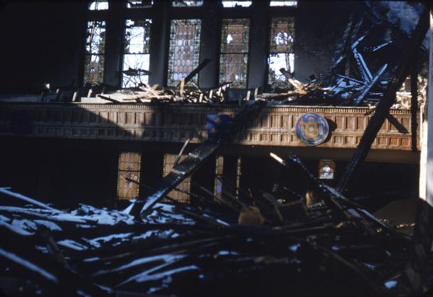 伊顿教堂内部-火灾后的一天- 1953年12月13日